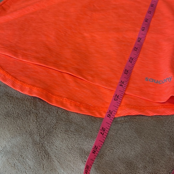 NWT - Saucony Swift running shirt - Size S - Picture 10 of 10